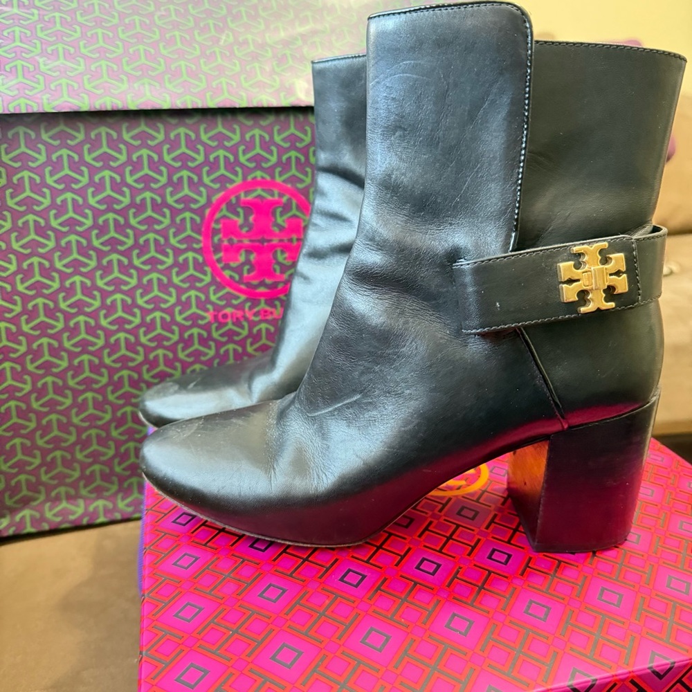 Tory Burch Kira 70MM Calf Leather Booties Women's Boots 8 M Perfect Black